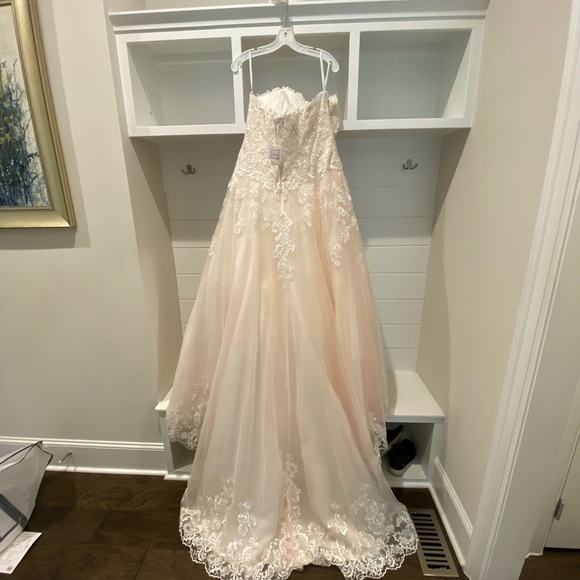Wedding Dress size 18 - Picture 2 of 5
